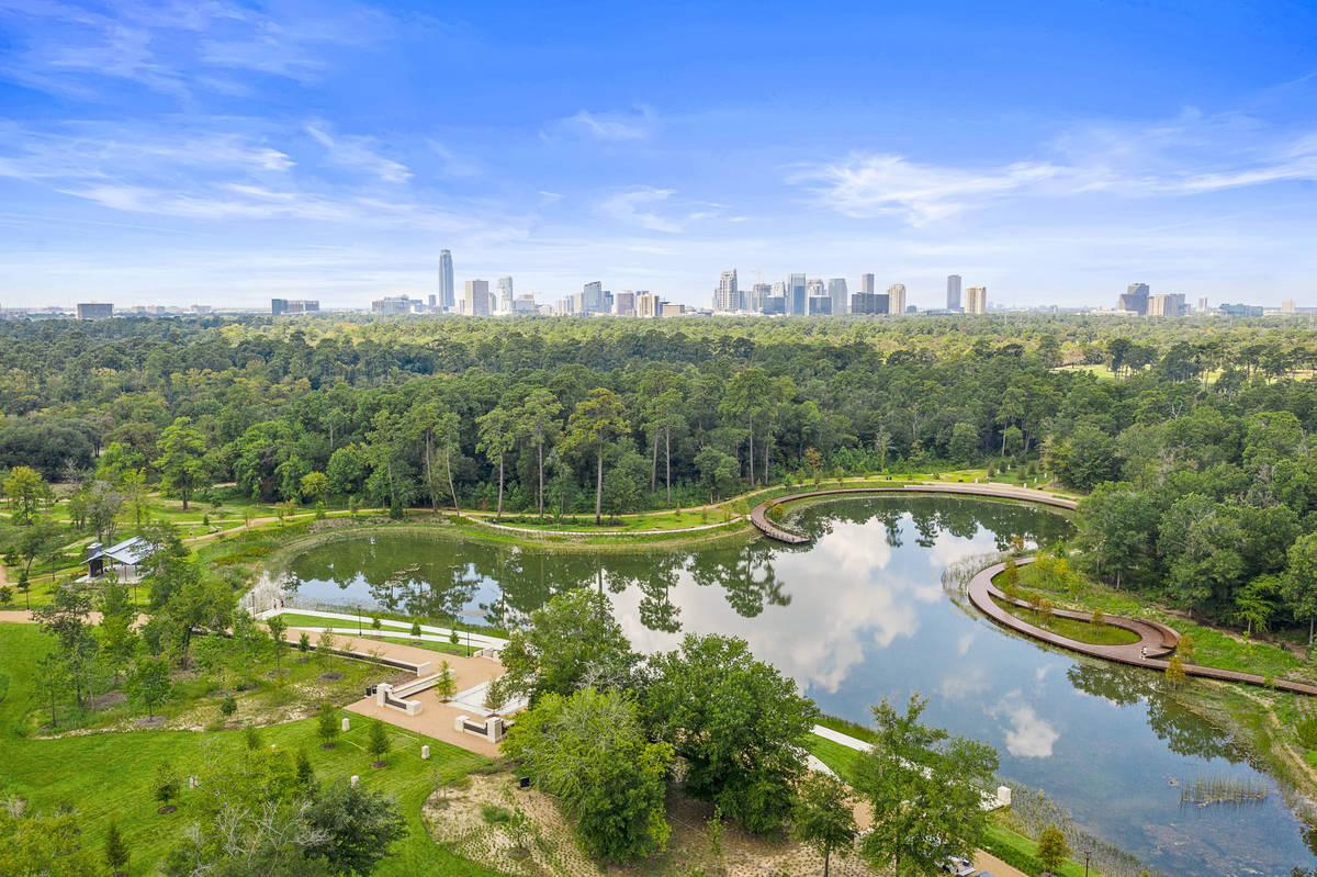 Memorial luxury property — Houston TX