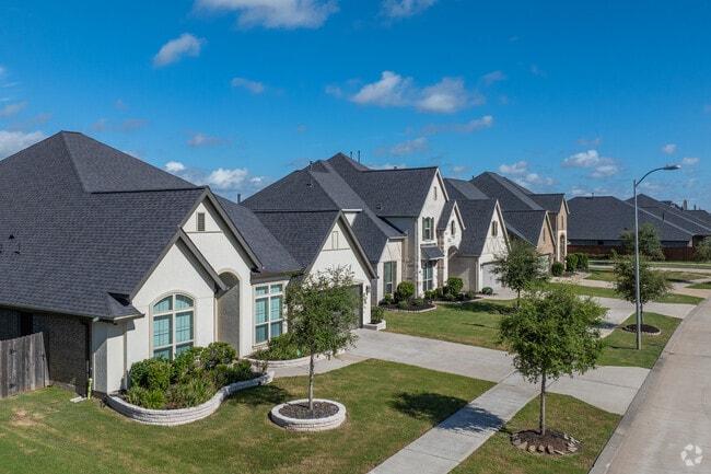 Sugar Land tree-lined street — Houston TX
